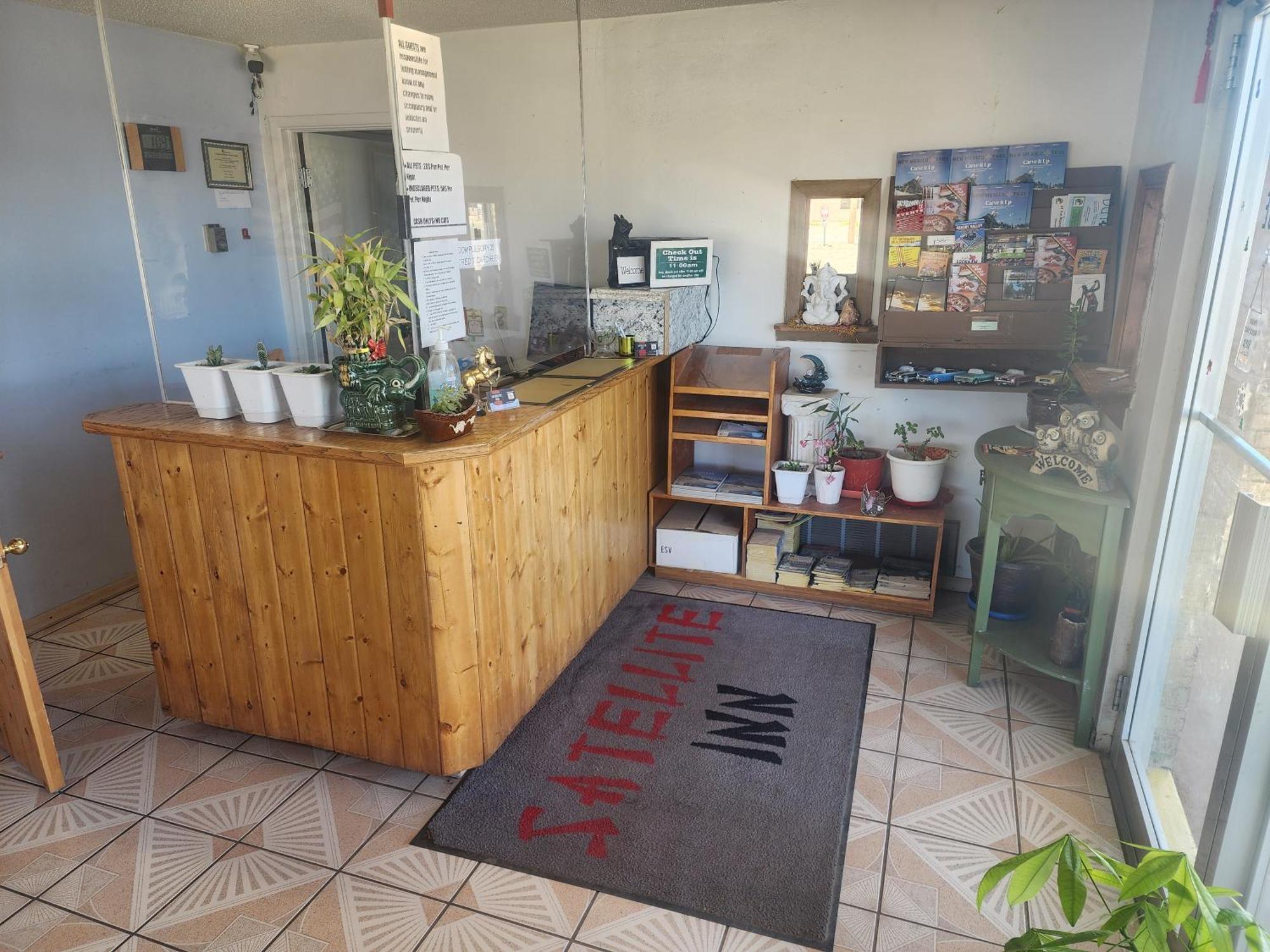 Satellite Inn 阿拉莫戈多 外观 照片